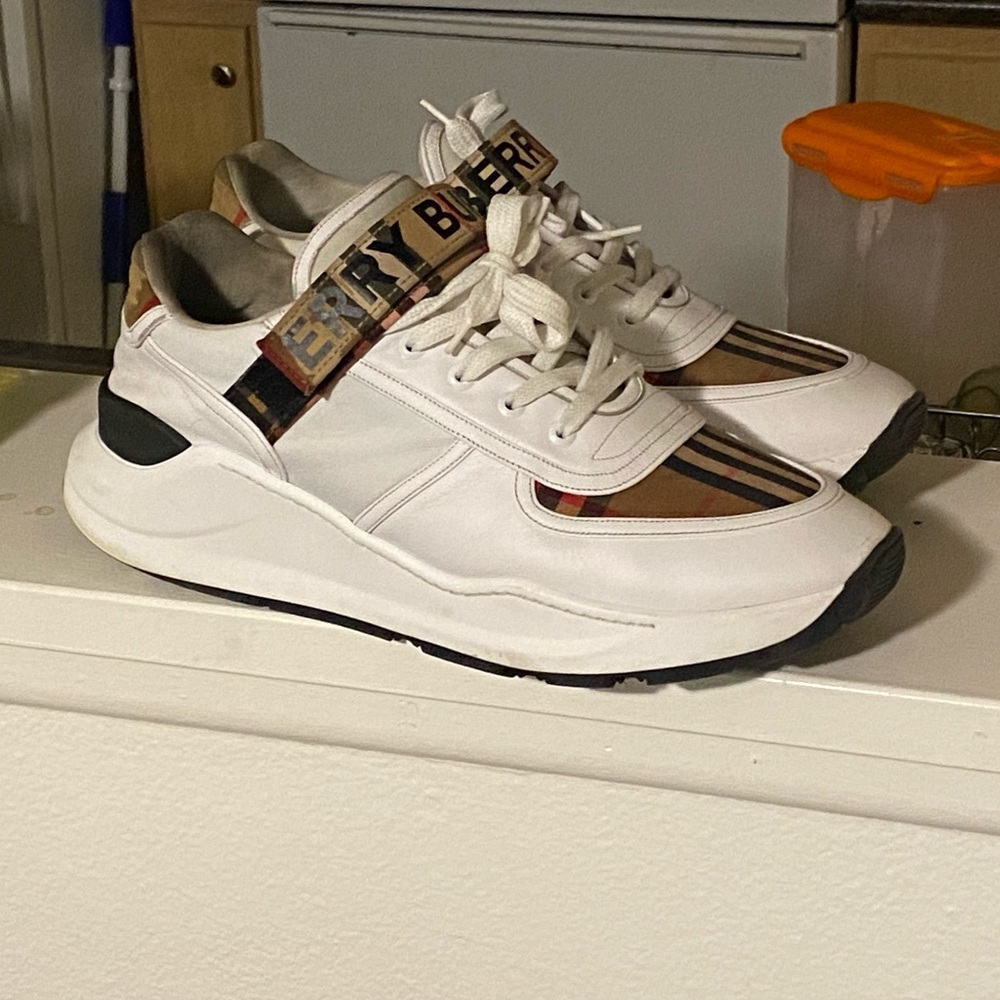Burberry men shoes Size 46